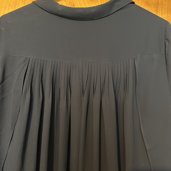 High low button down - Picture 3 of 3